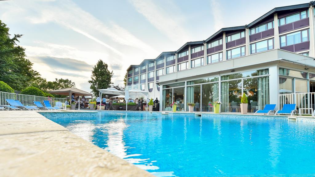 Overnachtingshotels met zwembad in Frankrijk Beaune 4